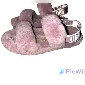 Girls UGG slippers SIZE 1 (little girl)